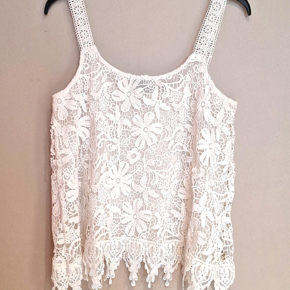 White floral tank top - Picture 2 of 5